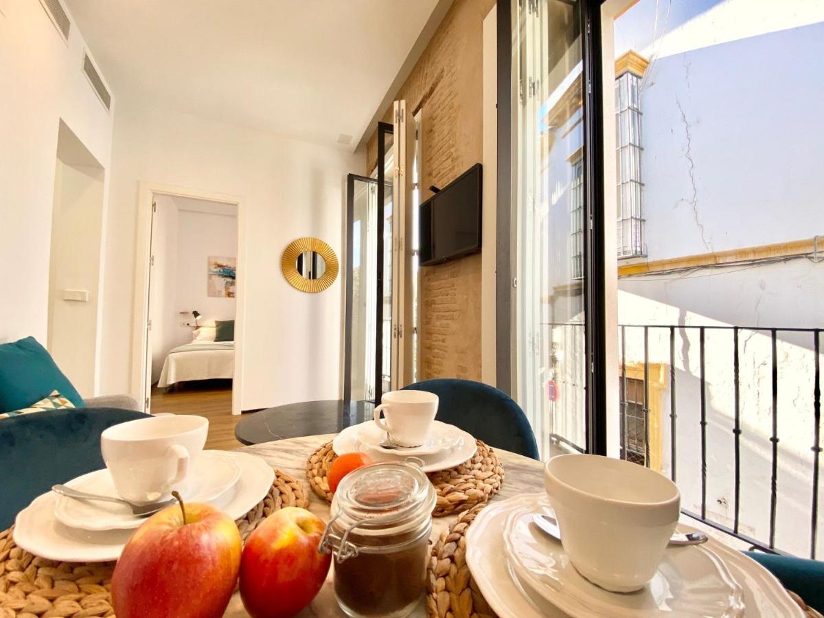 Magnificent Double Bedroom At Santa Cruz * Sevilla