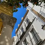 Magnificent Double Bedroom Apartment At Santa Cruz