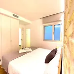 Magnificent Double Bedroom Apartment At Santa Cruz